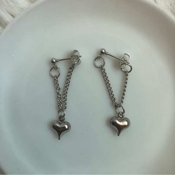 Super fun & cute heart dangle earrings - Picture 1 of 5